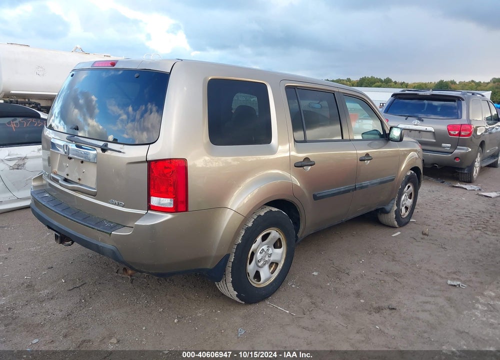 2011 HONDA PILOT LX VIN: 5FNYF4H27BB061896