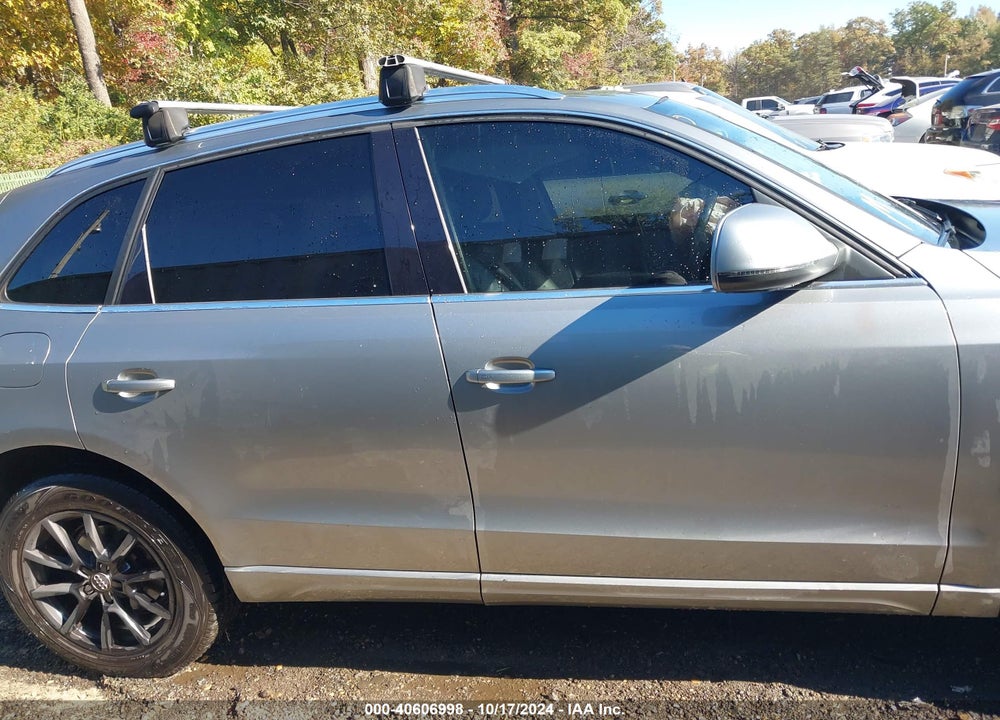 2010 AUDI Q5 3.2 PREMIUM VIN: WA1LKAFP2AA027904