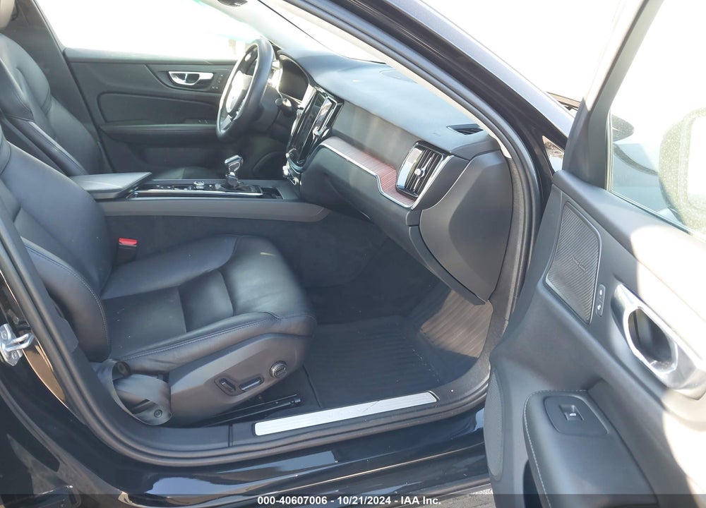2021 VOLVO S60 T6 MOMENTUM VIN: 7JRA22TK8MG102510