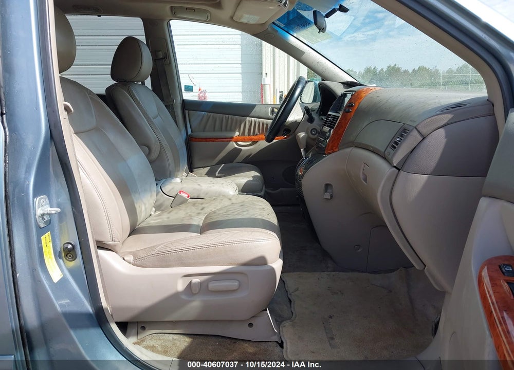 2010 TOYOTA SIENNA XLE VIN: 5TDYK4CC4AS313853