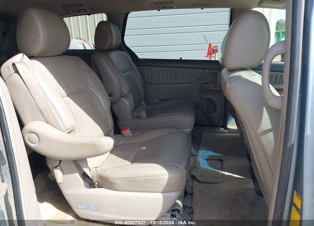2010 TOYOTA SIENNA XLE VIN: 5TDYK4CC4AS313853