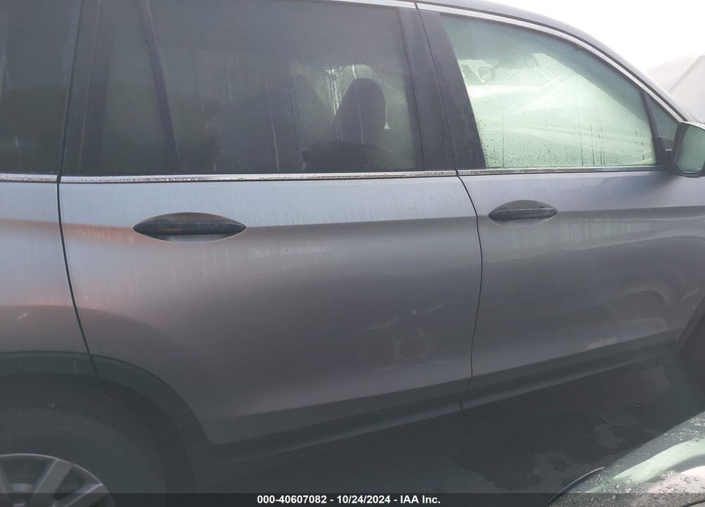 2019 HONDA PILOT LX VIN: 5FNYF5H18KB005947
