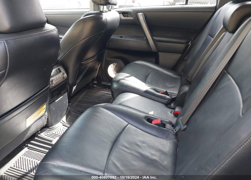 2010 TOYOTA HIGHLANDER SE V6 VIN: 5TDJK3EH0AS031925