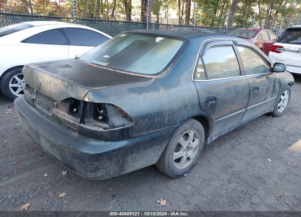 2000 HONDA ACCORD 2.3 SE VIN: 1HGCG6695YA139923