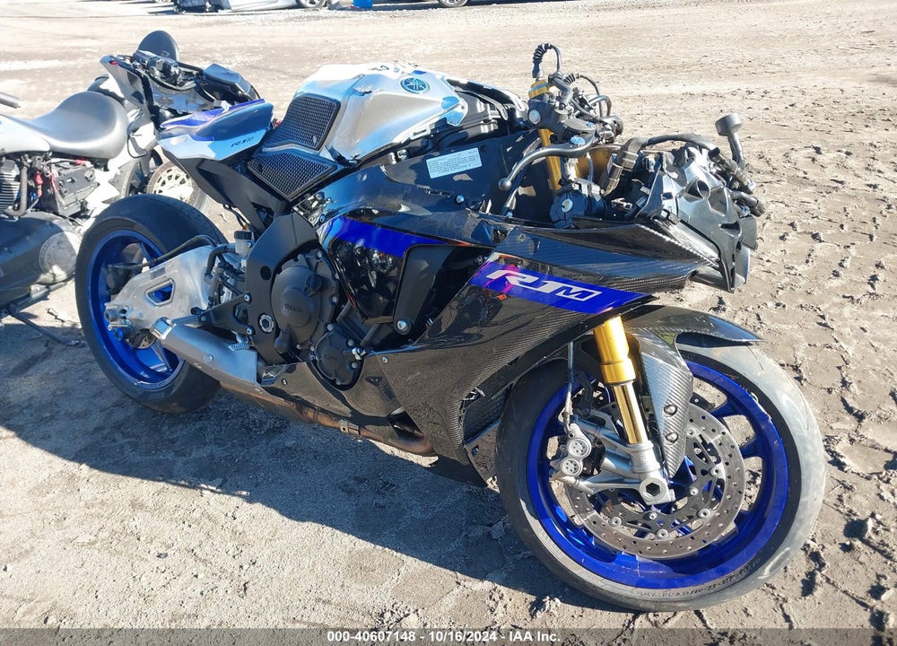 2023 YAMAHA YZFR1M VIN: JYARN67E3PA000619