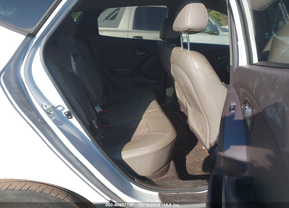 2015 HYUNDAI TUCSON SE VIN: KM8JU3AG1FU007803