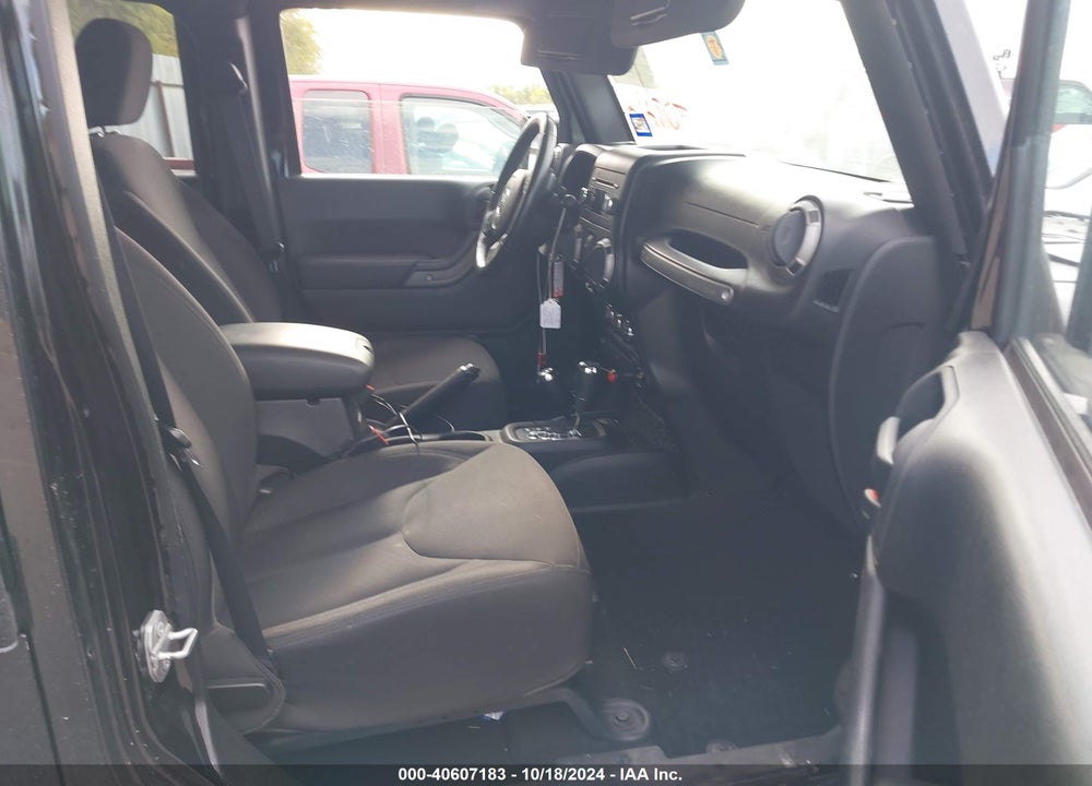 2015 JEEP WRANGLER UNLIMITED SPORT VIN: 1C4BJWDG8FL652789