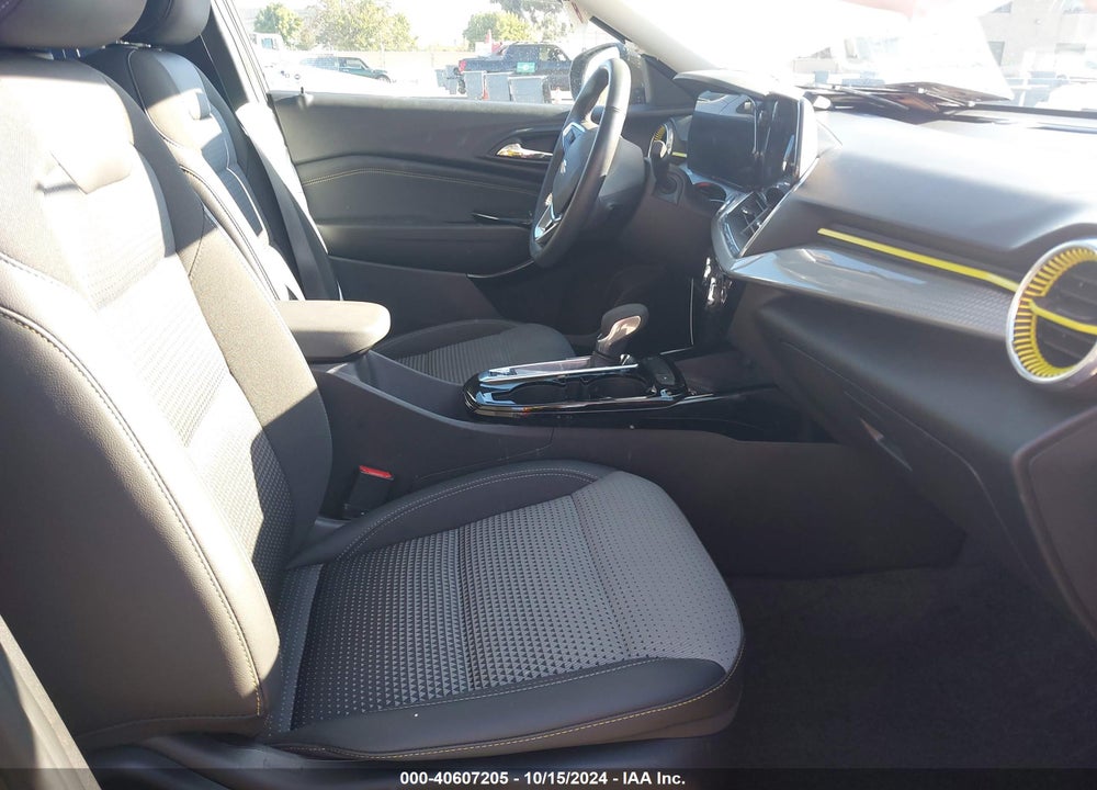 2024 CHEVROLET TRAX FWD LT VIN: KL77LHE28RCO36929