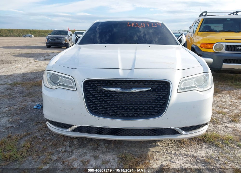 2018 CHRYSLER 300 TOURING VIN: 2C3CCAAG4JH144335