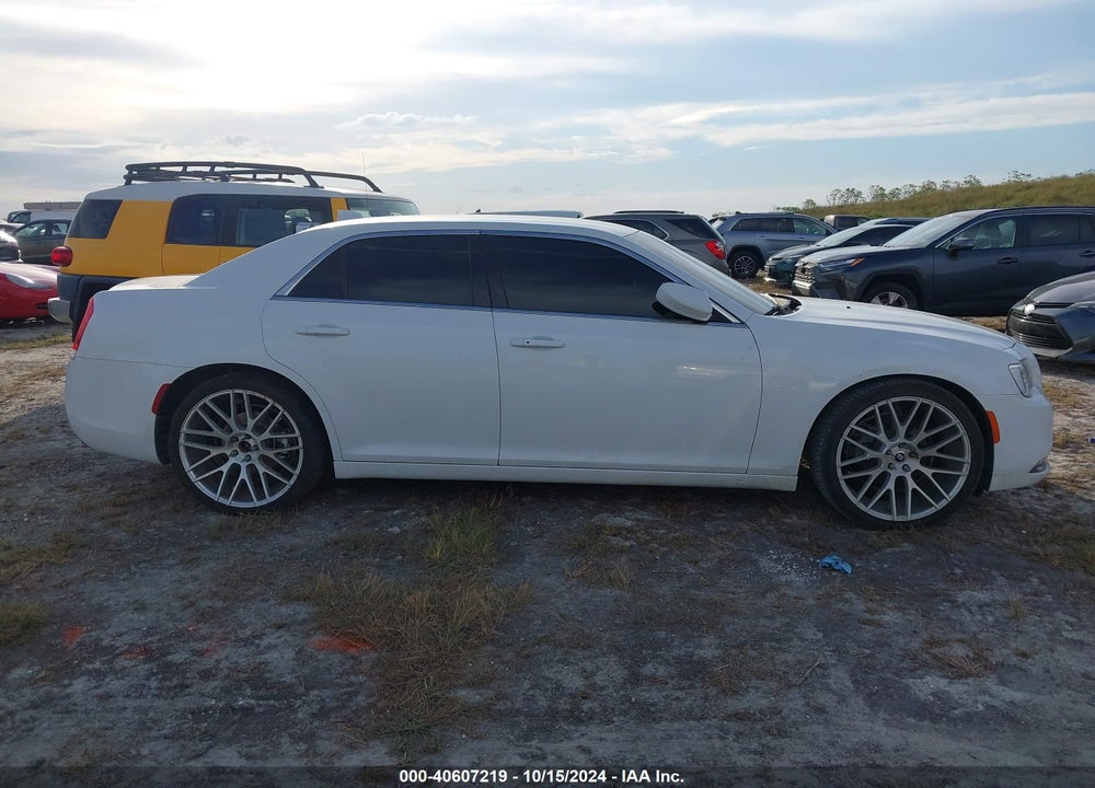 2018 CHRYSLER 300 TOURING VIN: 2C3CCAAG4JH144335