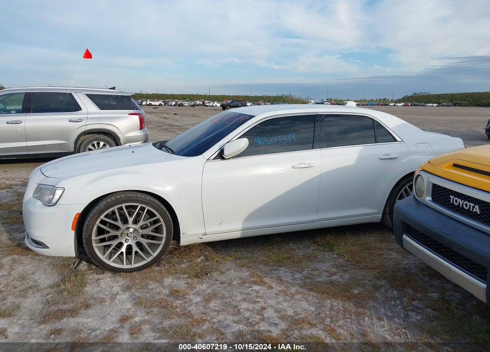 2018 CHRYSLER 300 TOURING VIN: 2C3CCAAG4JH144335