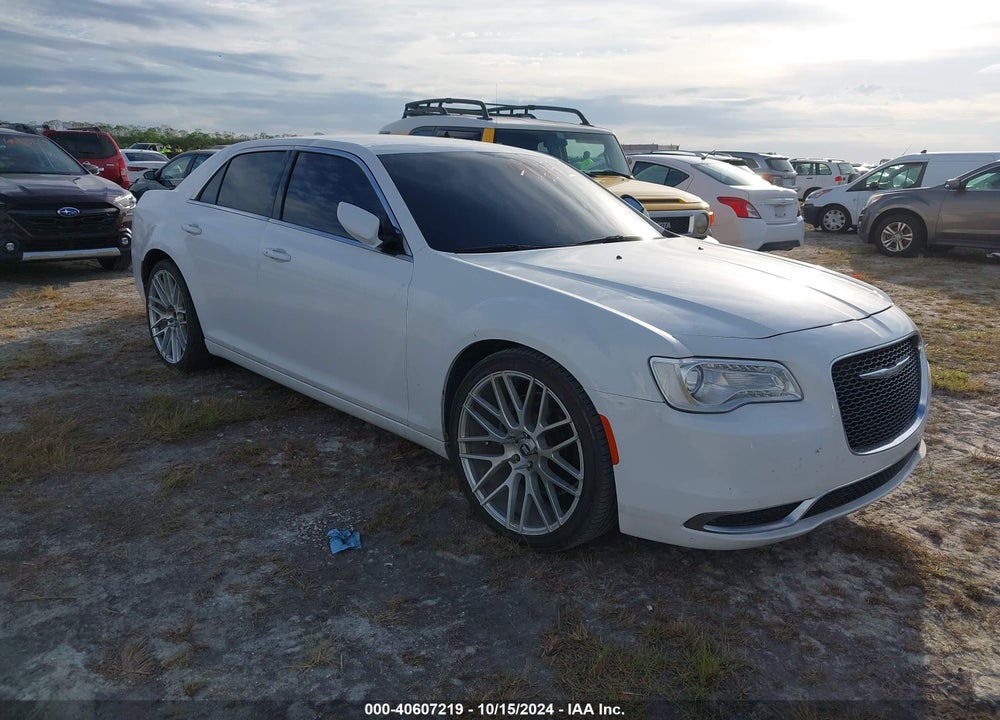 2018 CHRYSLER 300 TOURING VIN: 2C3CCAAG4JH144335