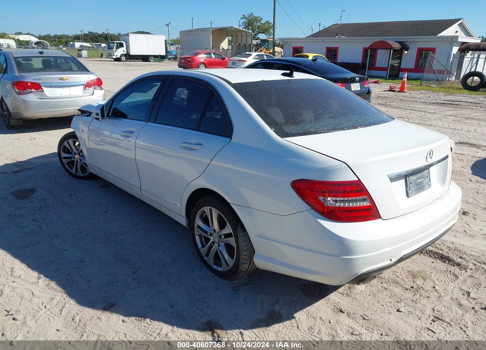 2013 MERCEDES-BENZ C 250 LUXURY/SPORT VIN: WDDGF4HB3DR255968