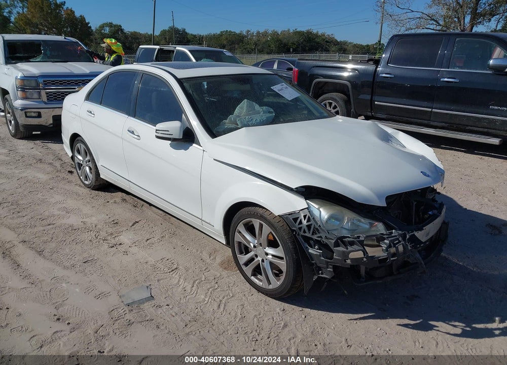 2013 MERCEDES-BENZ C 250 LUXURY/SPORT VIN: WDDGF4HB3DR255968