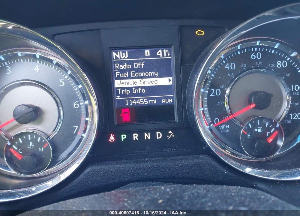 2011 CHRYSLER TOWN & COUNTRY TOURING-L VIN: 2A4RR8DG6BR611060
