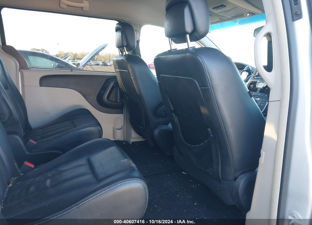 2011 CHRYSLER TOWN & COUNTRY TOURING-L VIN: 2A4RR8DG6BR611060