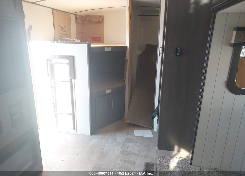 2018 CROSSROADS SUNSET TRAIL GRAND R VIN: 4YDT28B23J5350227