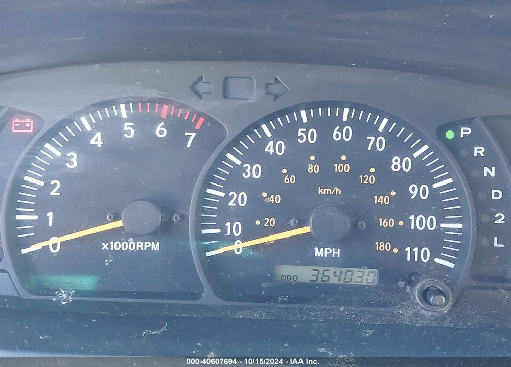 2001 TOYOTA TUNDRA SR5 V8 VIN: 5TBBT44111S177982