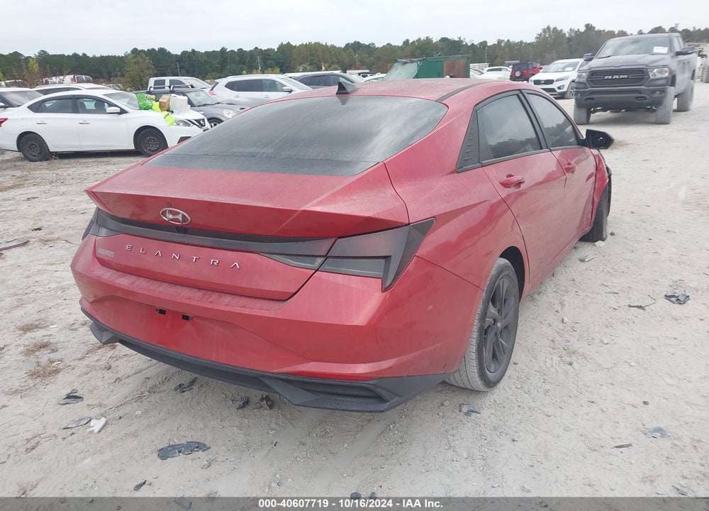 2021 HYUNDAI ELANTRA SEL VIN: 5NPLM4AG5MH033878