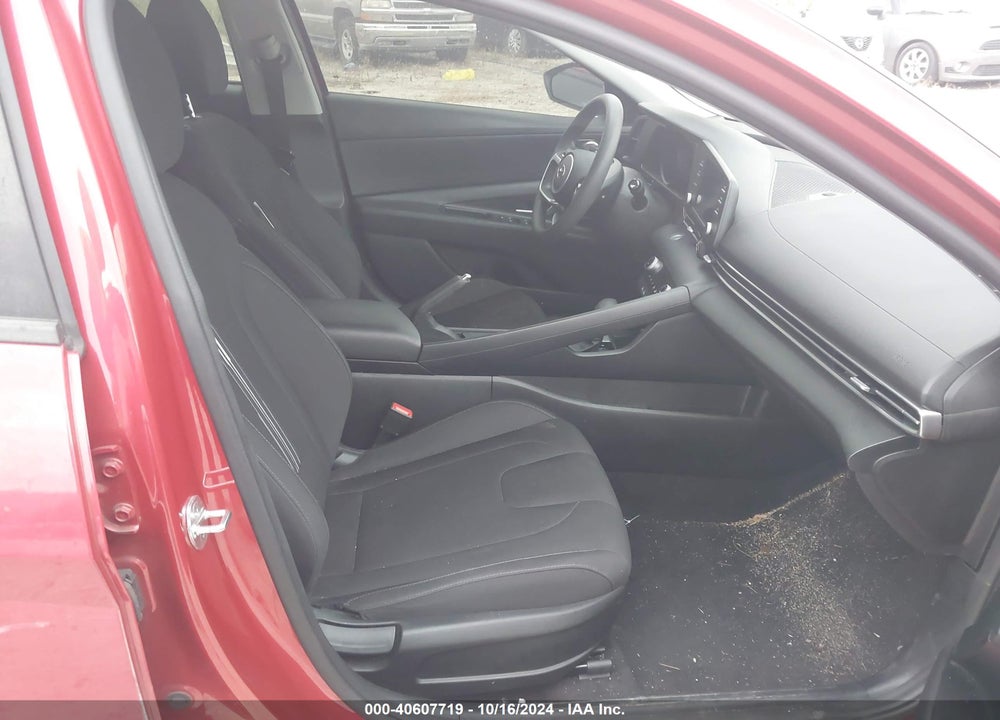 2021 HYUNDAI ELANTRA SEL VIN: 5NPLM4AG5MH033878