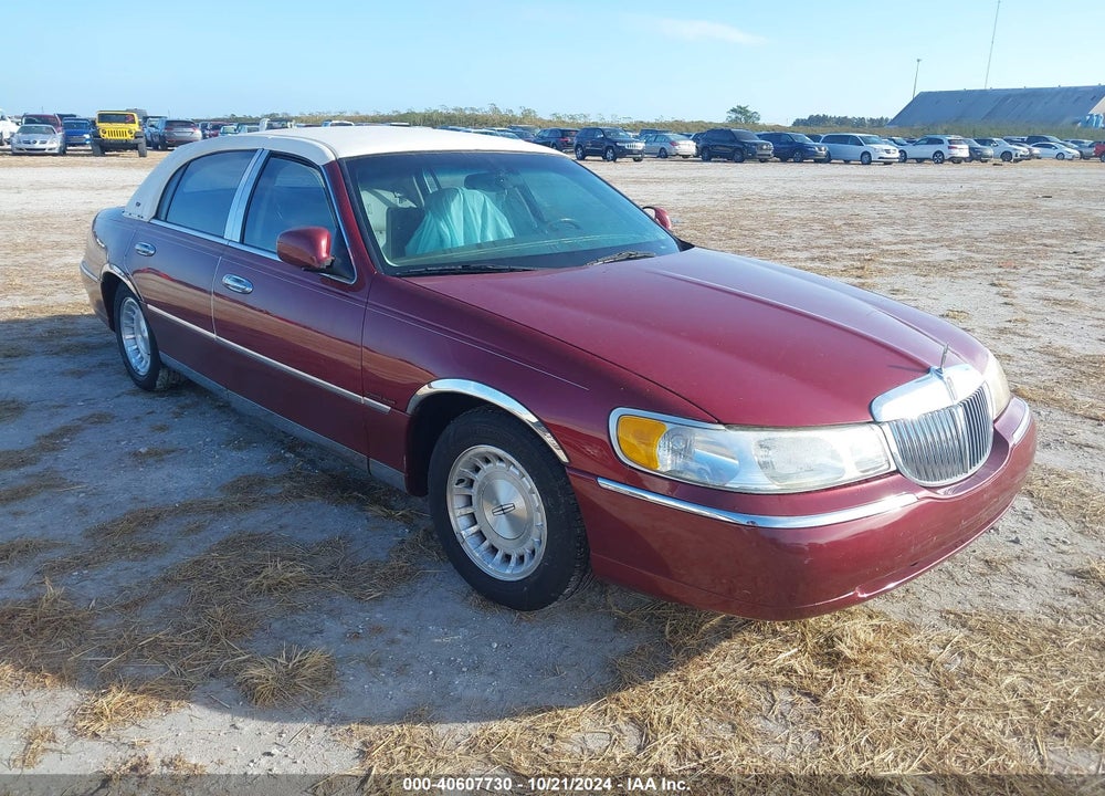 1999 LINCOLN TOWN CAR CARTIER VIN: 1LNHM83W5XY613485