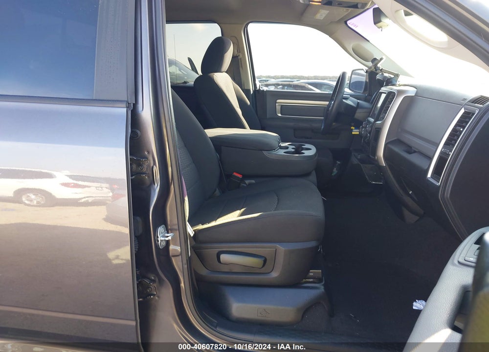 2019 RAM 1500 CLASSIC WARLOCK 4X4 6'4 BOX VIN: 1C6RR7GT5KS703307