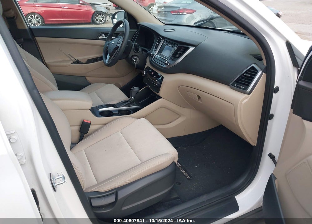 2017 HYUNDAI TUCSON SE VIN: KM8J23A43HU403715