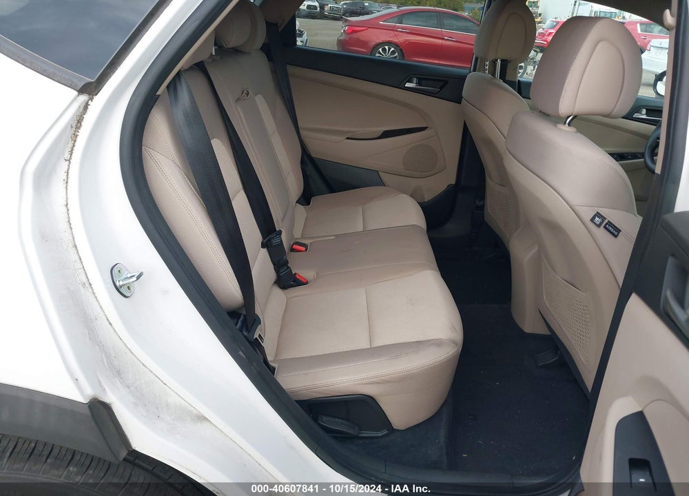 2017 HYUNDAI TUCSON SE VIN: KM8J23A43HU403715