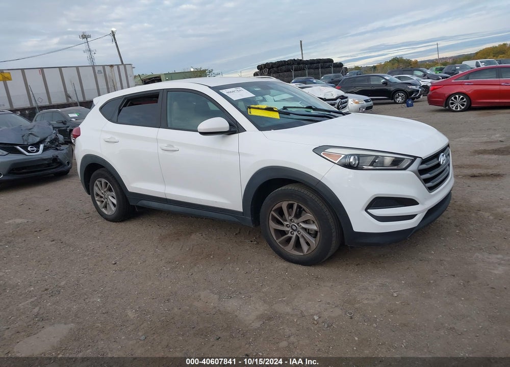 2017 HYUNDAI TUCSON SE VIN: KM8J23A43HU403715