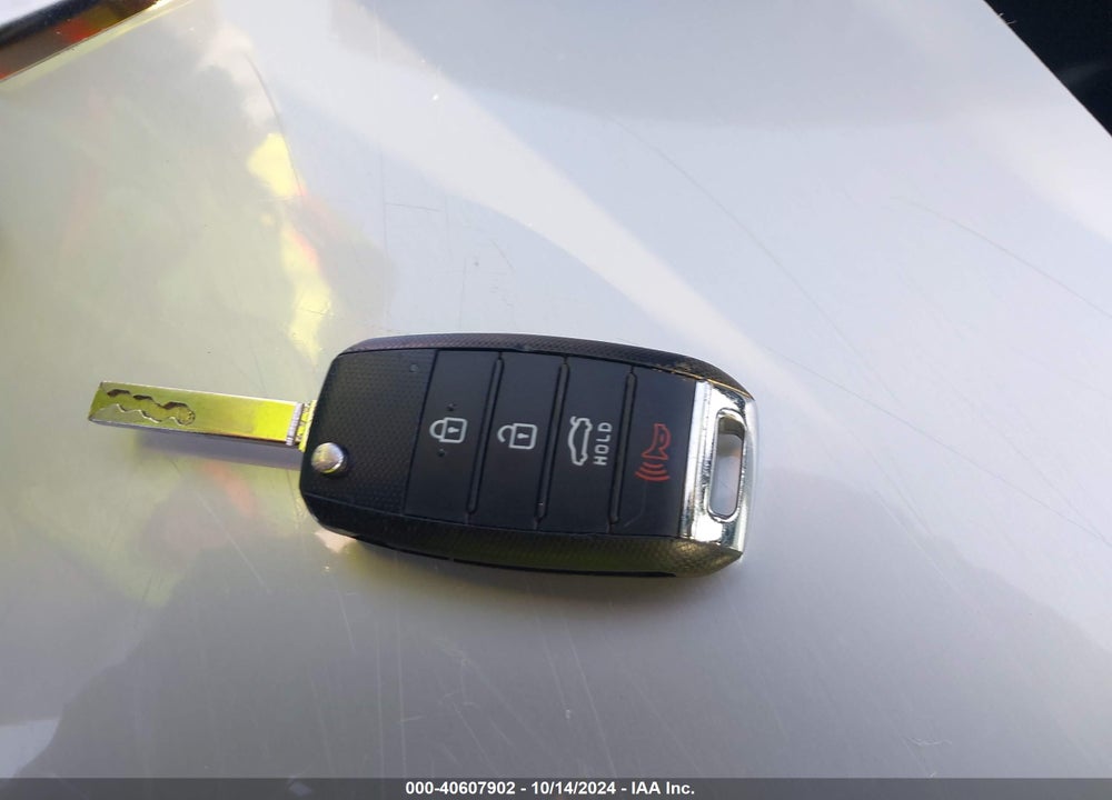 2019 KIA OPTIMA LX VIN: 5XXGT4L35KG364421
