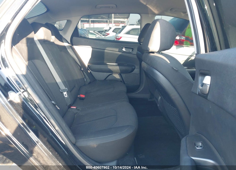2019 KIA OPTIMA LX VIN: 5XXGT4L35KG364421