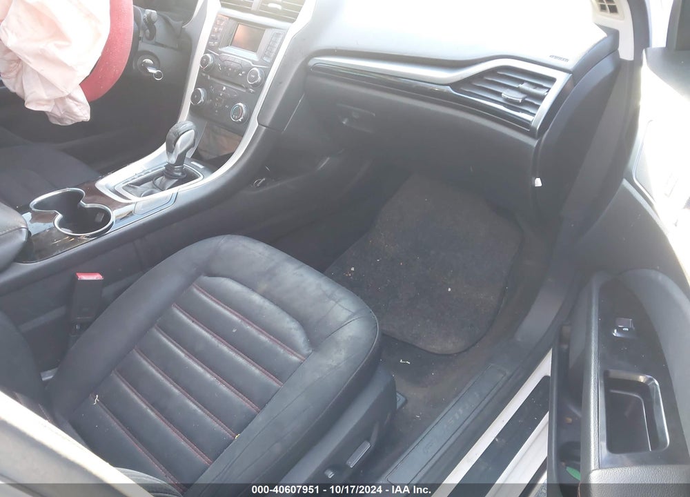 2015 FORD FUSION SE VIN: 3FA6P0H72FR171869