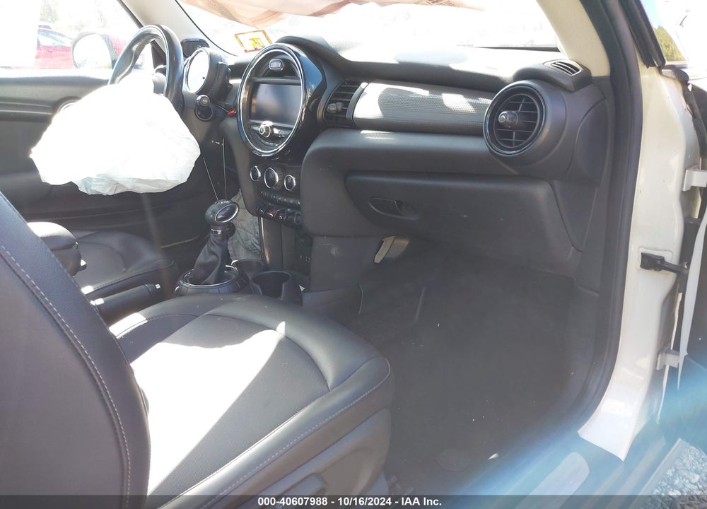 2016 MINI HARDTOP COOPER VIN: WMWXP5C55G3B77652