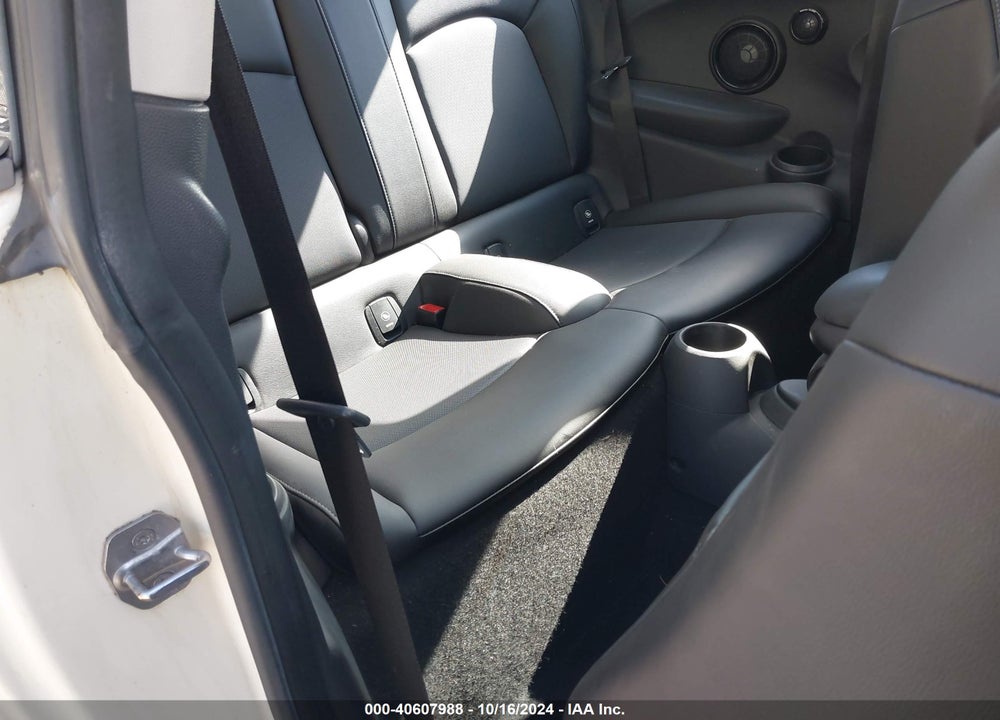 2016 MINI HARDTOP COOPER VIN: WMWXP5C55G3B77652