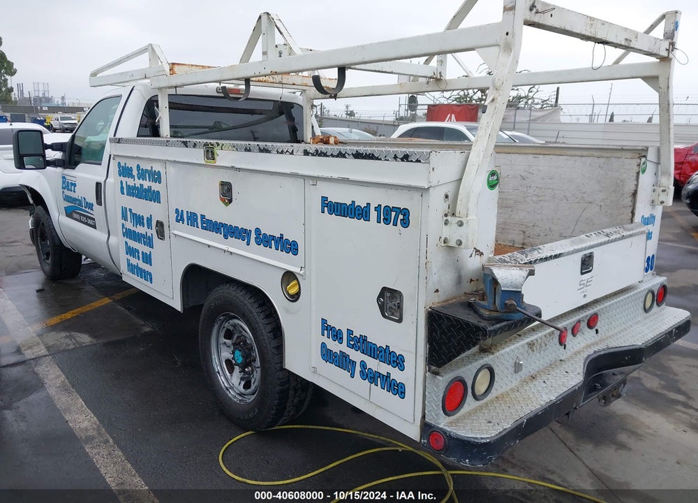 2015 FORD F-350 CHASSIS XL VIN: 1FDRF3E6XFEC73359