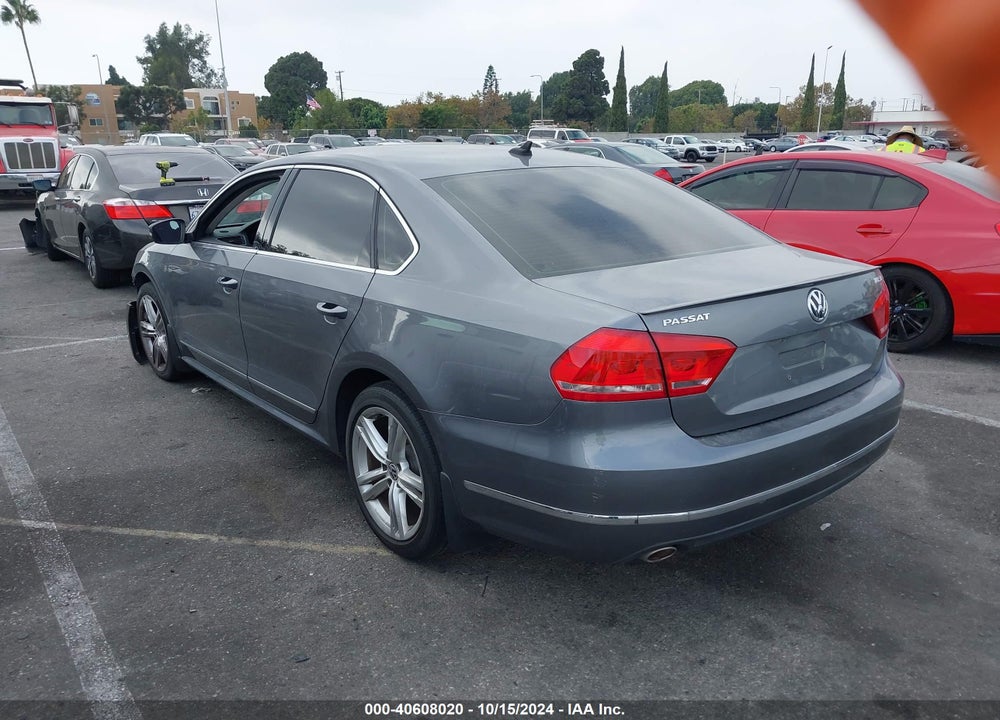 2015 VOLKSWAGEN PASSAT 2.0L TDI SEL PREMIUM VIN: 1VWCV7A33FC065963
