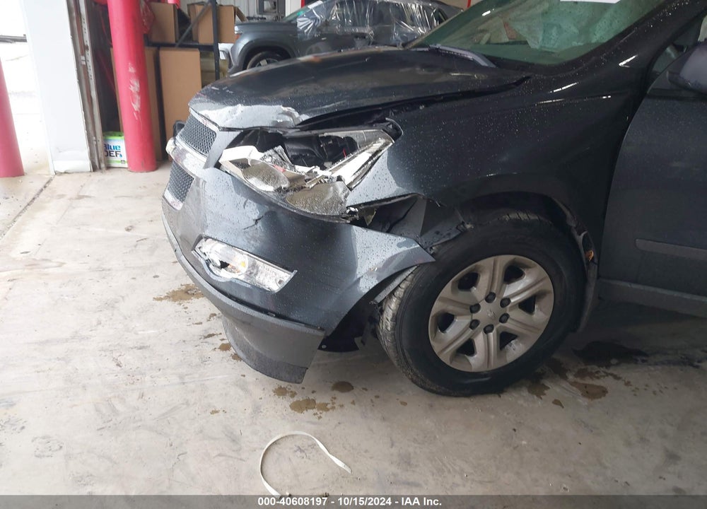 2011 CHEVROLET TRAVERSE LS VIN: 1GNKREED1BJ187034