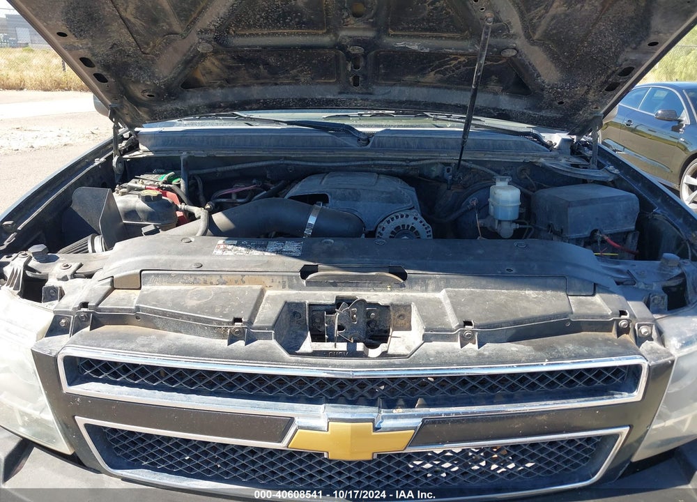 2013 CHEVROLET SUBURBAN 1500 LT VIN: 1GNSKJE74DR182843