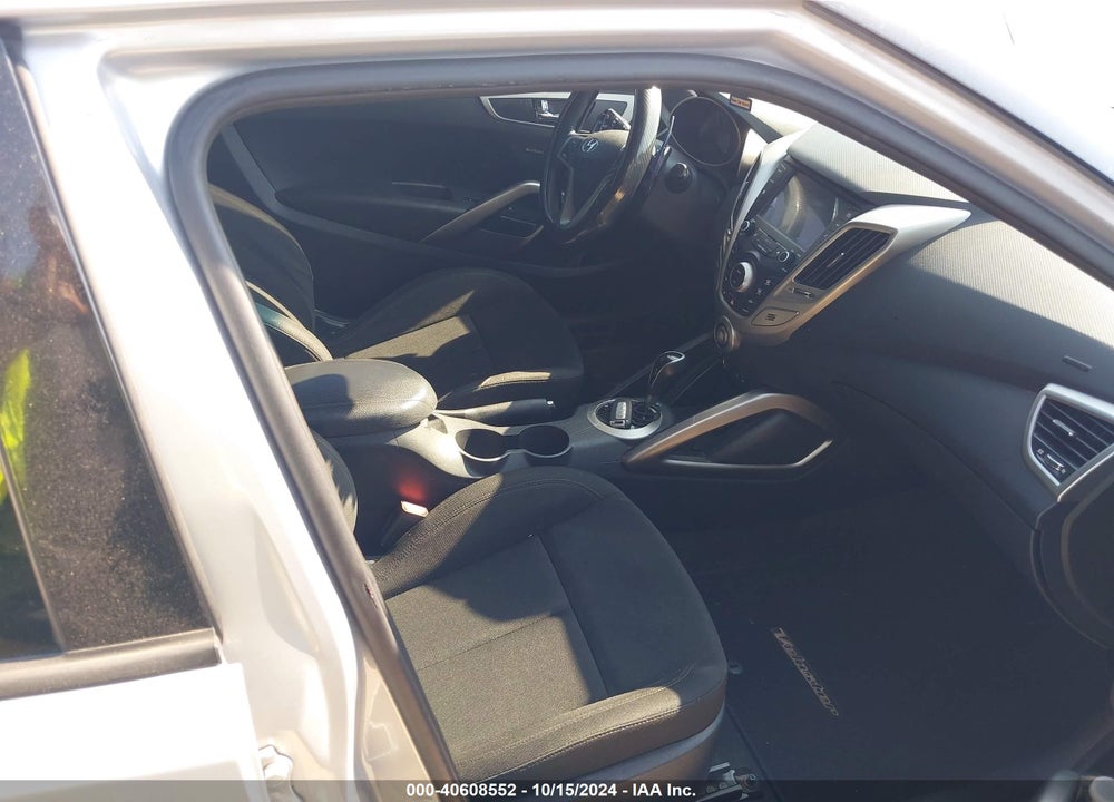 2017 HYUNDAI VELOSTER VIN: KMHTC6AD1HU318895