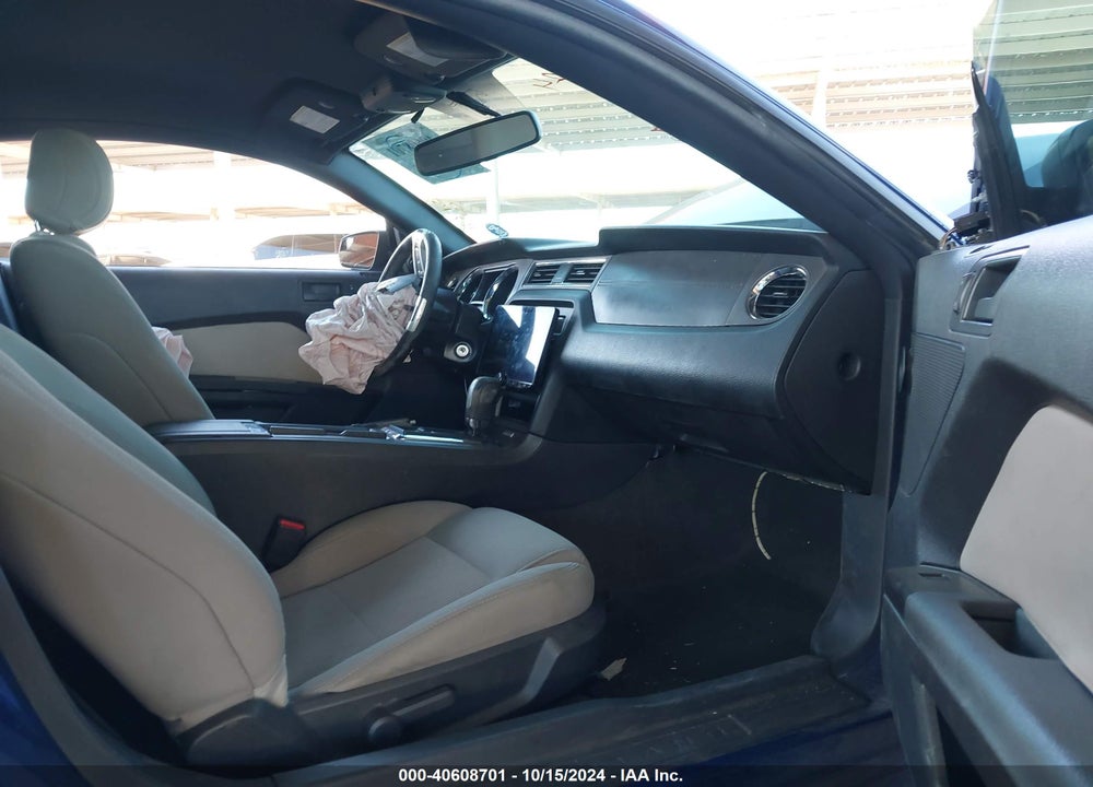 2014 FORD MUSTANG V6 VIN: 1ZVBP8AM4E5221998