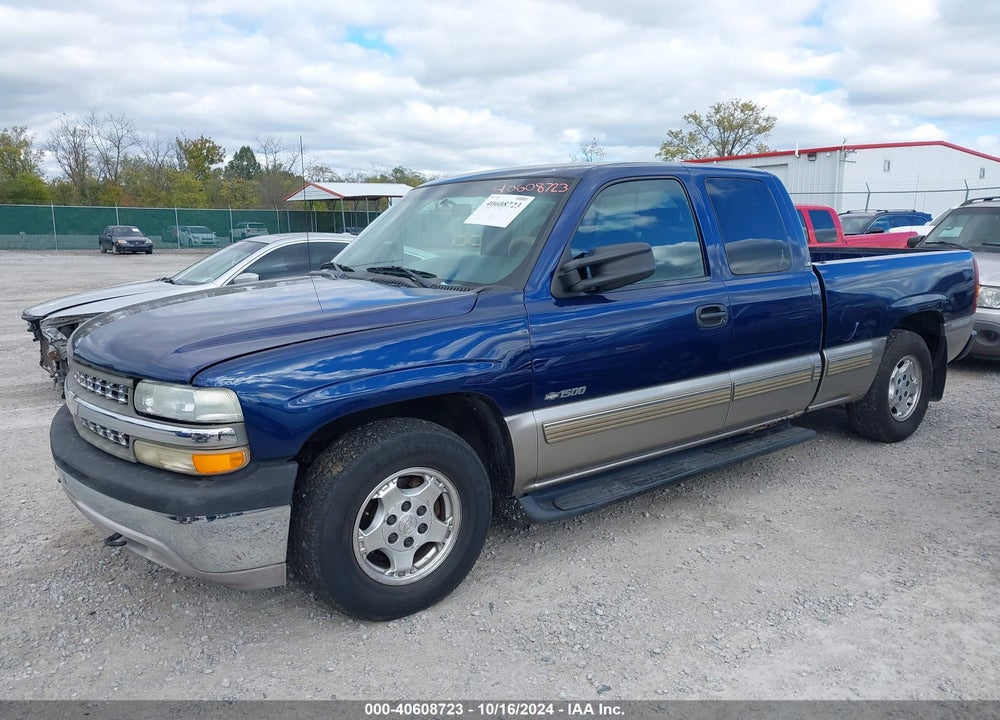 2002 CHEVROLET SILVERADO 1500 LS VIN: 2GCEC19V621134018