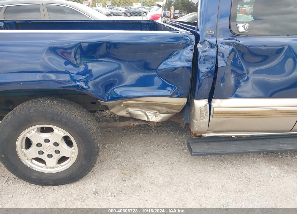 2002 CHEVROLET SILVERADO 1500 LS VIN: 2GCEC19V621134018