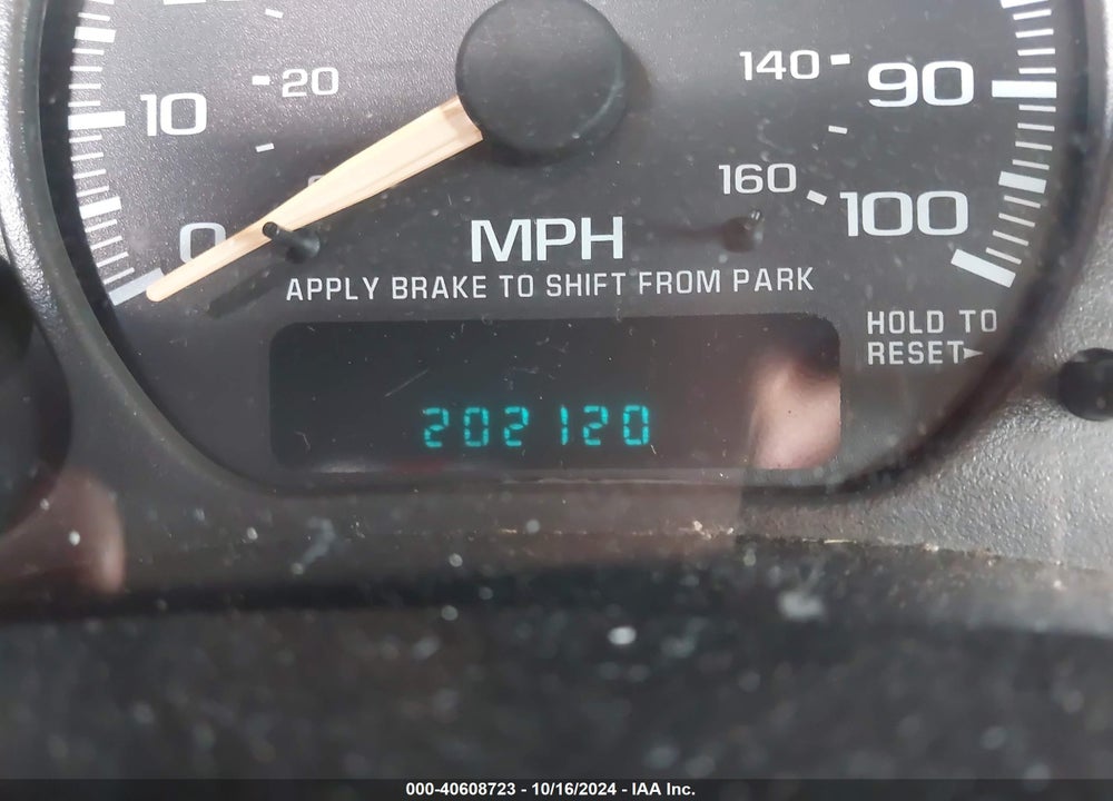 2002 CHEVROLET SILVERADO 1500 LS VIN: 2GCEC19V621134018