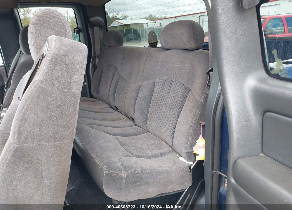 2002 CHEVROLET SILVERADO 1500 LS VIN: 2GCEC19V621134018