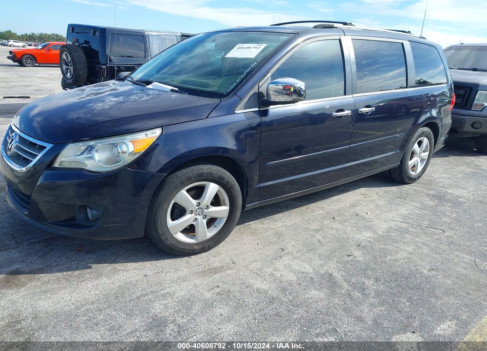 2010 VOLKSWAGEN ROUTAN SEL PREMIUM VIN: 2V4RW6DX9AR296181