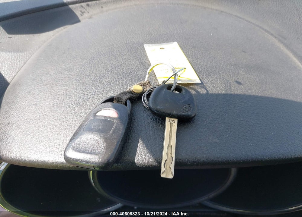 2012 KIA SORENTO LX VIN: 5XYKT3A67CG259085