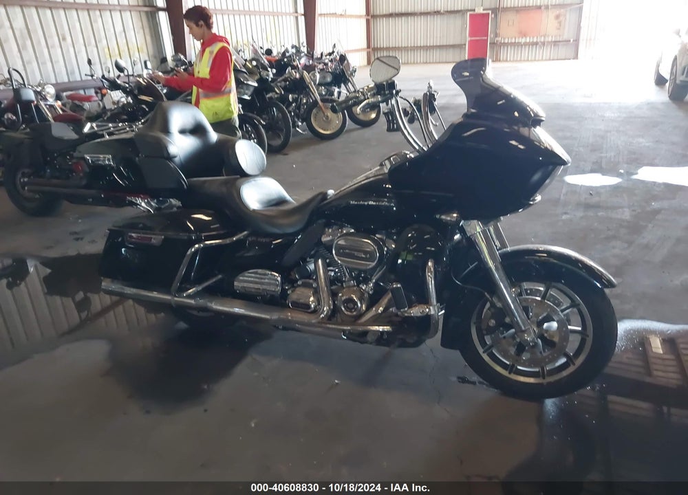 2019 HARLEY-DAVIDSON FLTRU VIN: 1HD1KGF18KB608829