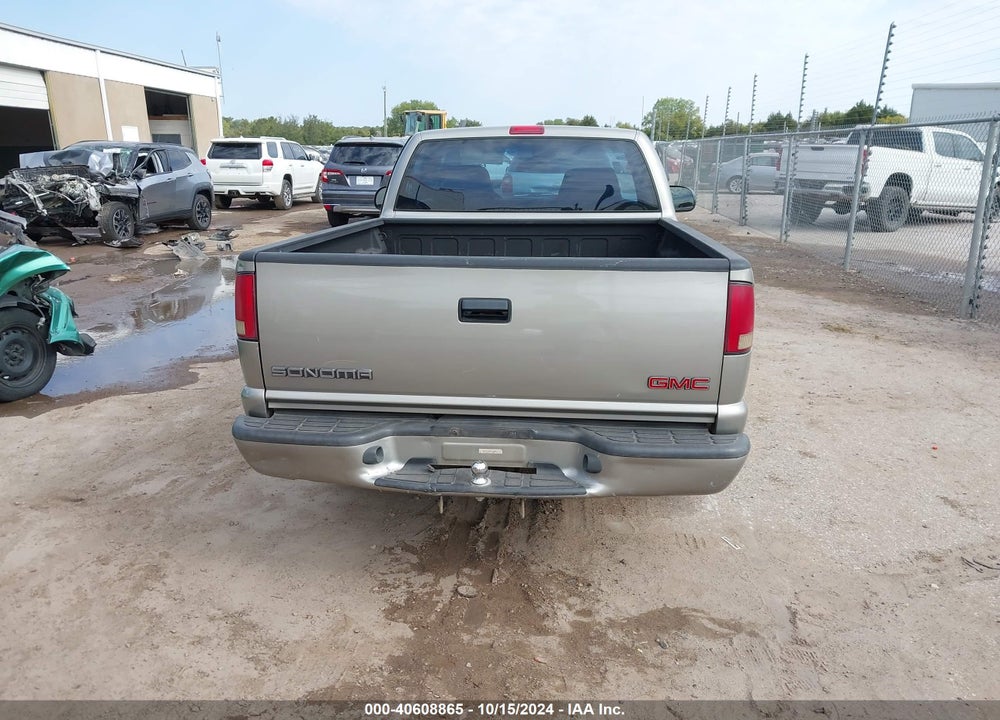 2002 GMC SONOMA SL VIN: 1GTCS145828130891