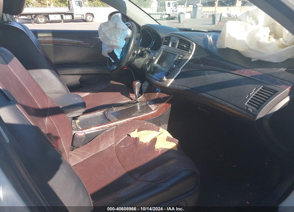2011 TOYOTA AVALON LIMITED VIN: 4T1BK3DB0BU399192