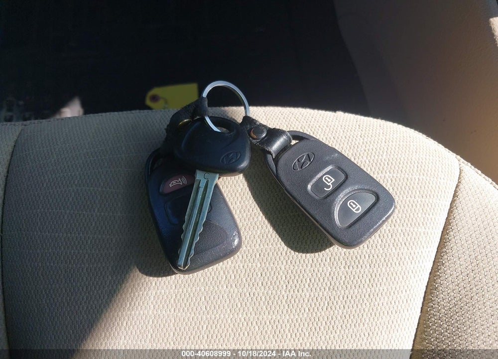 2012 HYUNDAI SANTA FE GLS VIN: 5XYZGDAB0CG146276